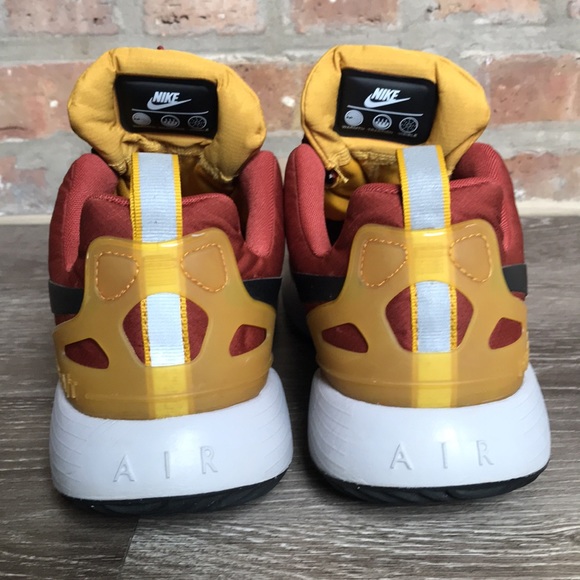 Nike - Picture 3 of 16